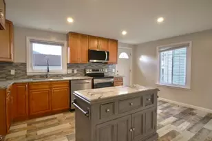 212 Burkley Pl, Union Township, NJ 07088 - Photo 4