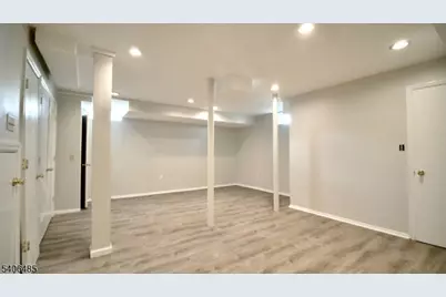 212 Burkley Pl, Union Township, NJ 07088 - Photo 14