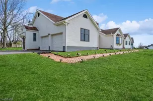 30 Claridge Ln, Raritan Township, NJ 08822 - Photo 2