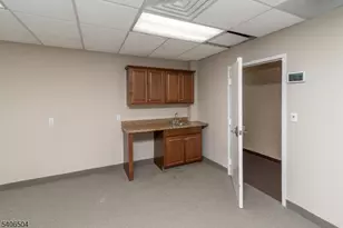 555 Goffle Rd, Ridgewood, NJ 07450 - Photo 1