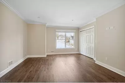 25 Ruthven Pl, Summit, NJ 07901 - Photo 8