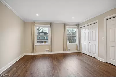 25 Ruthven Pl, Summit, NJ 07901 - Photo 10