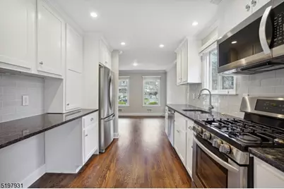 25 Ruthven Pl, Summit, NJ 07901 - Photo 6