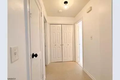 214 Elizabeth St #1, South Bound Brook Boro, NJ 08880 - Photo 4