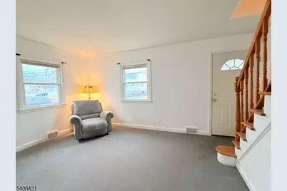 214 Elizabeth St #1, South Bound Brook Boro, NJ 08880 - Photo 2