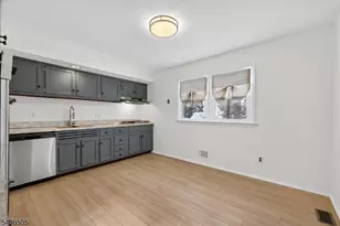 7 Madeleine Pl, Parsippany, NJ 07054 - Photo 6