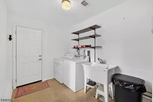 7 Madeleine Pl, Parsippany, NJ 07054 - Photo 22