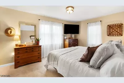 1060 Grand St, Phillipsburg, NJ 08865 - Photo 12