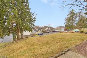 1060 Grand St, Phillipsburg, NJ 08865 - Photo 24