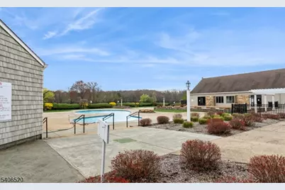 14 Pembroke Dr, Mendham, NJ 07945 - Photo 12