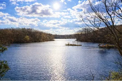 8 Cub Lake Rd, Byram Township, NJ 07821 - Photo 4