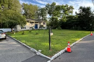 31 Green Dr, East Hanover Township, NJ 07936 - Photo 6