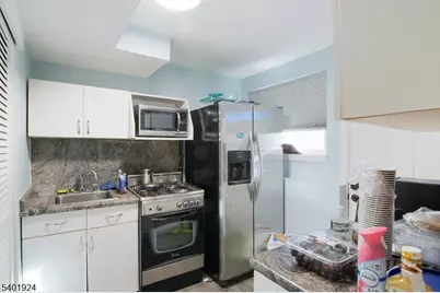 31 Green Dr, East Hanover Township, NJ 07936 - Photo 32