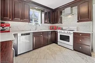 107 Thompson St, Raritan, NJ 08869 - Photo 1