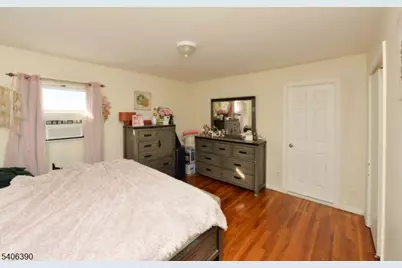 100 Eastern Way, Rutherford, NJ 07070 - Photo 8