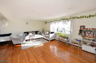 100 Eastern Wy, Rutherford, NJ 07070 - Photo 4