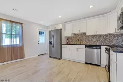 67 Woodland Ave, Woodbridge Township, NJ 08863 - Photo 8