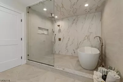 11 Laurel Pl, Fairfield, NJ 07004 - Photo 32