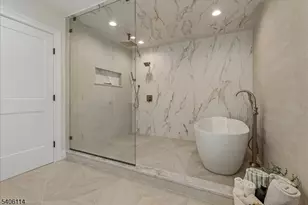 11 Laurel Pl, Fairfield, NJ 07004 - Photo 32