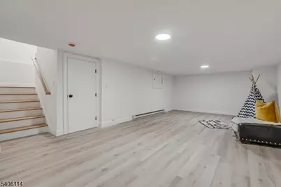 11 Laurel Pl, Fairfield, NJ 07004 - Photo 40