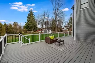 11 Laurel Pl, Fairfield, NJ 07004 - Photo 10