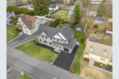 11 Laurel Pl, Fairfield, NJ 07004 - Photo 4