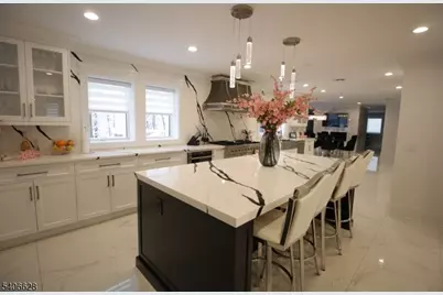 315 Freemans Ln, Franklin Lakes, NJ 07417 - Photo 18