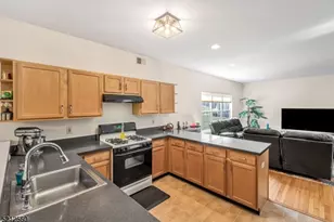 706 Skyline Dr, Jefferson Township, NJ 07849 - Photo 12