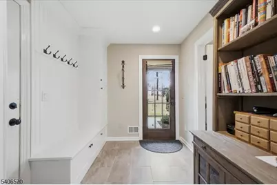 122 Old Stirling Rd, Warren Township, NJ 07059 - Photo 16