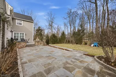 122 Old Stirling Rd, Warren Township, NJ 07059 - Photo 32