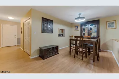 403 Red Crest Ln, Branchburg Township, NJ 08876 - Photo 10