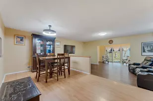 403 Red Crest Ln, Branchburg Township, NJ 08876 - Photo 8