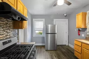 337 N Maple Ave, East Orange, NJ 07017 - Photo 10