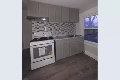 62 Hillyer St #3, Orange, NJ 07050 - Photo 2