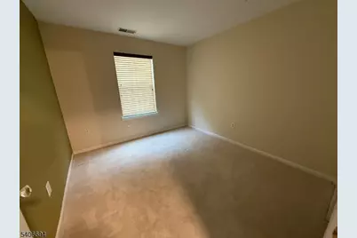 52 Overlook Dr, Lopatcong Township, NJ 08886 - Photo 6