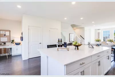 42 Gladstone Ct, Hanover Township, NJ 07981 - Photo 6