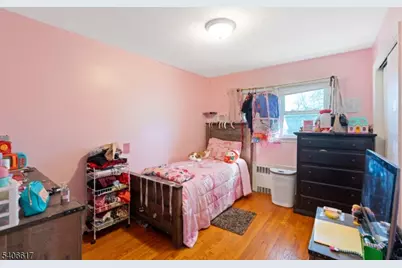 36 N Vivyen St, Bergenfield, NJ 07621 - Photo 16