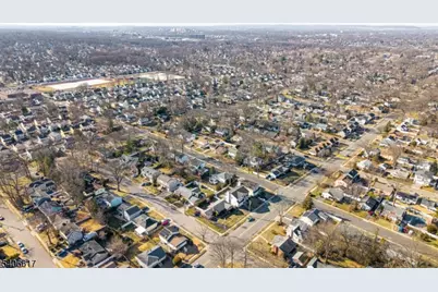 36 N Vivyen St, Bergenfield, NJ 07621 - Photo 30