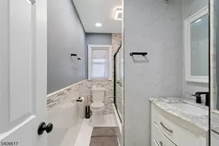 36 N Vivyen St, Bergenfield, NJ 07621 - Photo 18