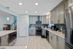 36 N Vivyen St, Bergenfield, NJ 07621 - Photo 10