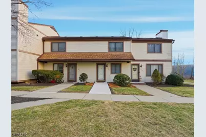 104 Stonegate Ln, Stanhope, NJ 07874 - Photo 2