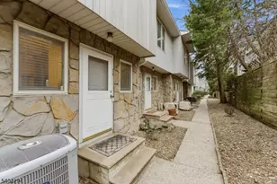 6 Essex St, Belleville Twp., NJ 07109 - Photo 2