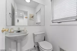 6 Essex St, Belleville Twp., NJ 07109 - Photo 10