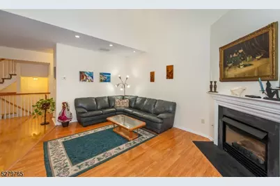 818 Kensington Ln, Livingston, NJ 07039 - Photo 8