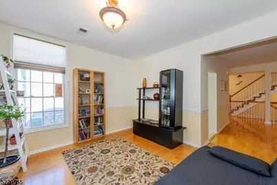 818 Kensington Ln, Livingston, NJ 07039 - Photo 10