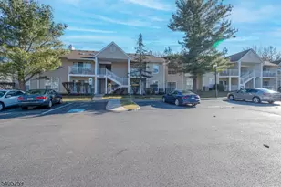 29 Amberly Ct, Franklin Township, NJ 08823 - Photo 1