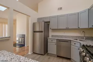 29 Amberly Ct, Franklin Township, NJ 08823 - Photo 14