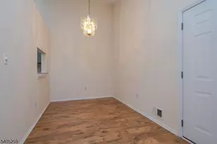 29 Amberly Ct, Franklin Township, NJ 08823 - Photo 6