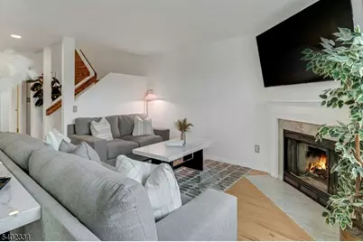 24 Hickory Way, Mount Arlington, NJ 07856 - Photo 2