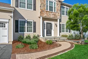 138 Aspen Ct, Jefferson Township, NJ 07849 - Photo 2